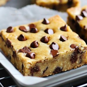 Sour Cream Chocolate Chip Banana Bars Recipe
