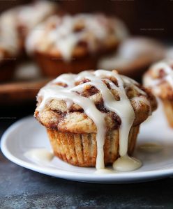 Swirled Cinnamon Roll Muffins Recipe