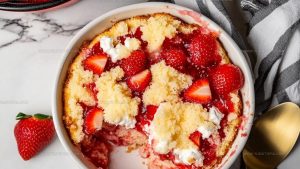 No-Bake Strawberry Cheesecake Dump Cake Recipe