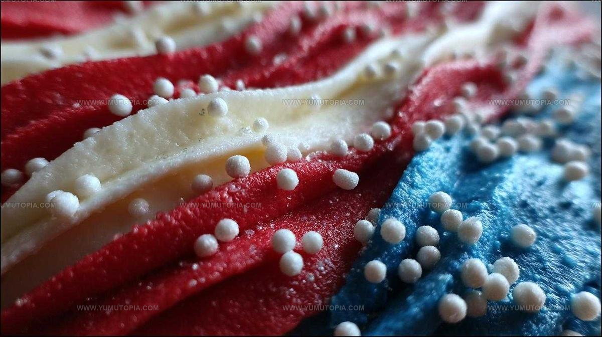 American Flag Pull-Apart Cupcake Cake Recipe